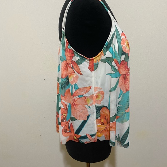 Coco Beech Tankini Top with Bottoms - Picture 2 of 12